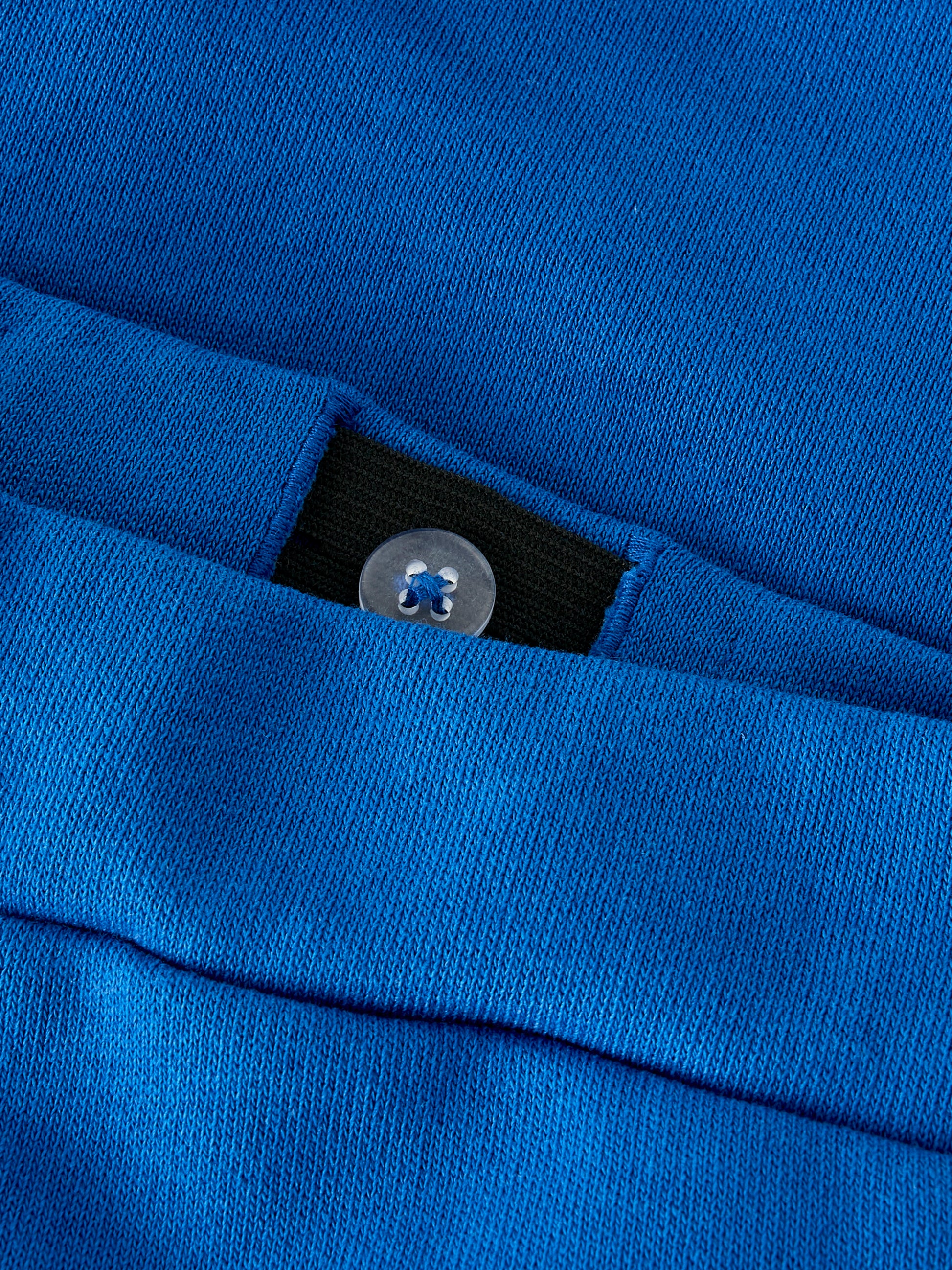 Blåa sweat shorts till pojke. Barn shorts blå till pojke från Name it.
NMMJESPER NREG SHORTS BOX PB
13251050
