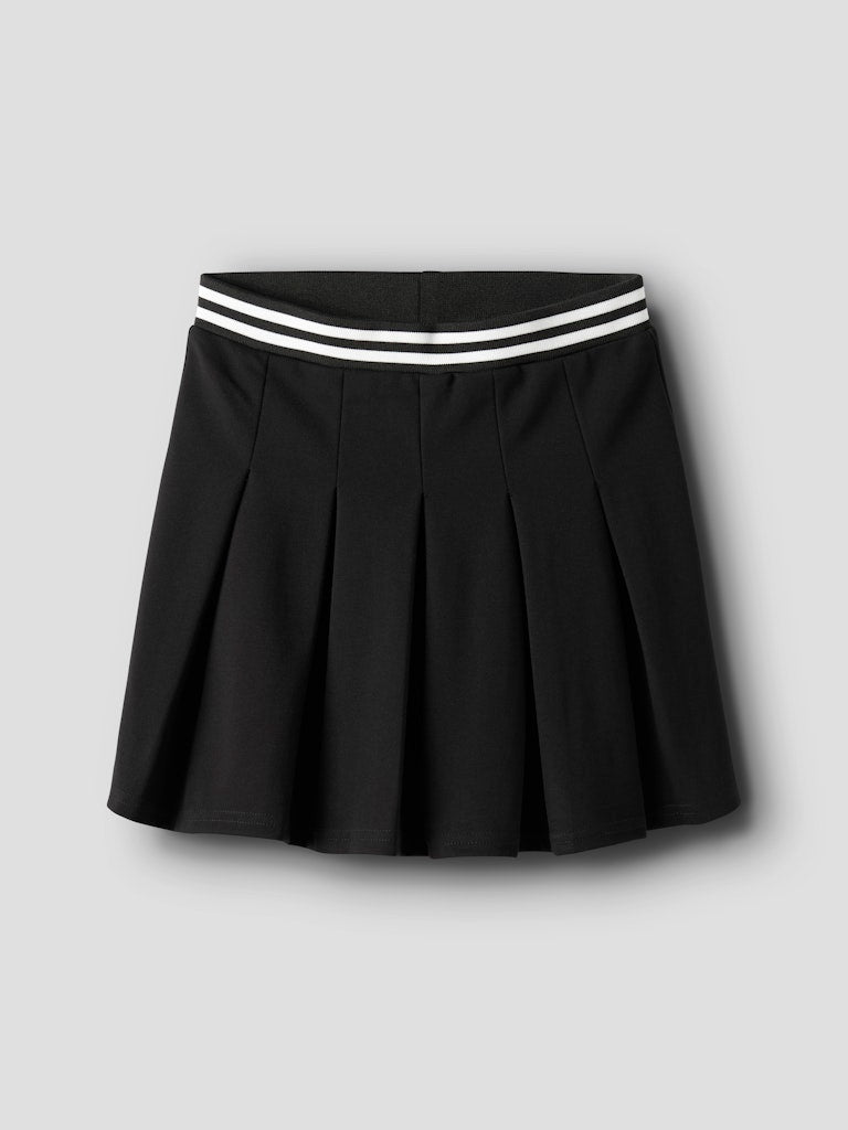 Svart plisserad kjol med randig resår. Kort kjol till flicka. Sportig svart tjej kjol från Name it.
NKFTESMIN PLEATED SKIRT
13251636