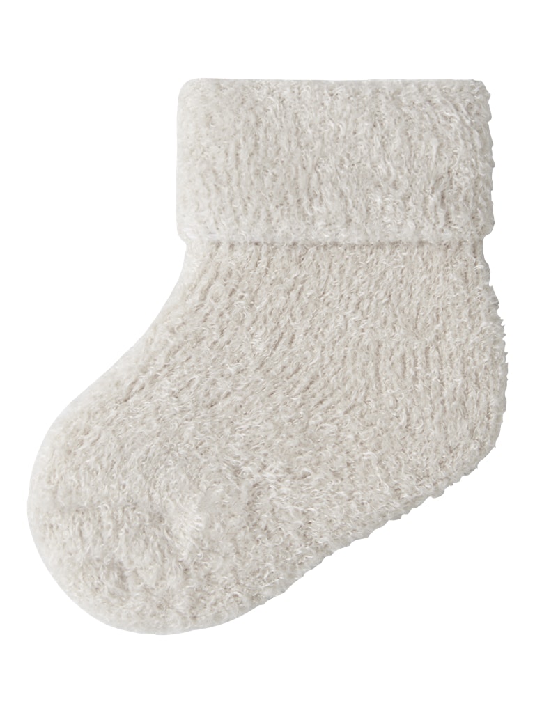 Mjuk, mysig vit, grå baby strumpor till flicka och pojke. Bebis strumpa, neutral färg till nyfödd.
NBFOLLI TERRY FLUFFY SOCK
13207470
