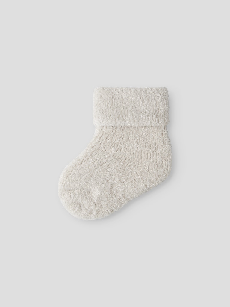 Mjuk, mysig vit, grå baby strumpor till flicka och pojke. Bebis strumpa, neutral färg till nyfödd.
NBFOLLI TERRY FLUFFY SOCK
13207470