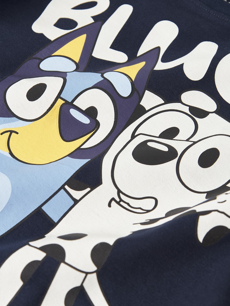 Bluey långärmad tröja till pojke. Söta hundar från Bluey och Nameit.
NMMJONAS BLUEY LS NREG TOP BOX SKY
13252008