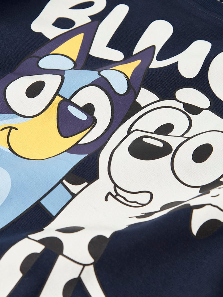 Bluey långärmad tröja till pojke. Söta hundar från Bluey och Nameit.
NMMJONAS BLUEY LS NREG TOP BOX SKY
13252008
