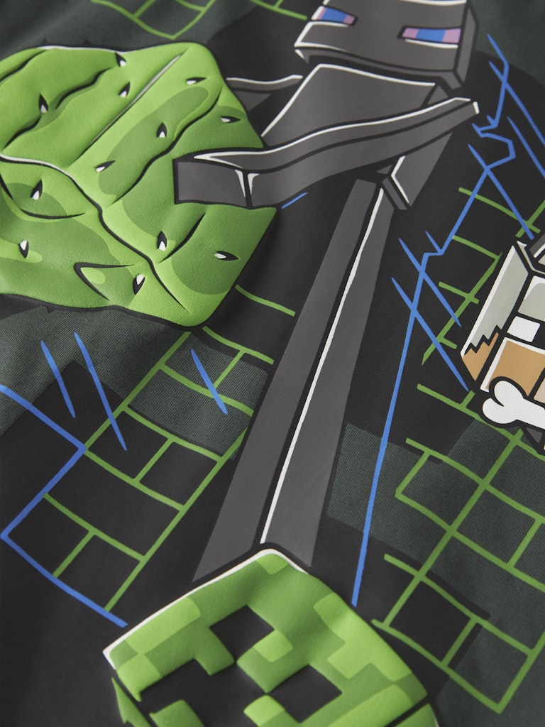 Grå t-shirt med mönster av Minecraft till pojke. Kortärmad tröja Minecraft till kille från Name it.
NKMJUKE MINECRAFT SS NREG TOP BOX BFU
13252199