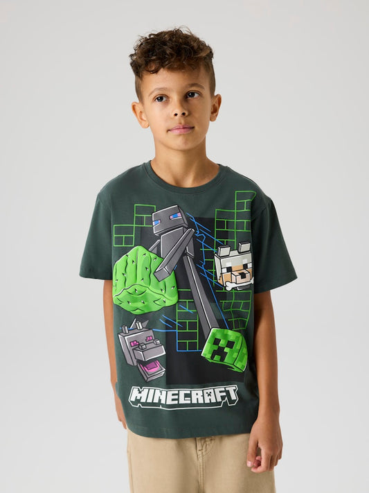 Grå t-shirt med mönster av Minecraft till pojke. Kortärmad tröja Minecraft till kille från Name it.
NKMJUKE MINECRAFT SS NREG TOP BOX BFU
13252199