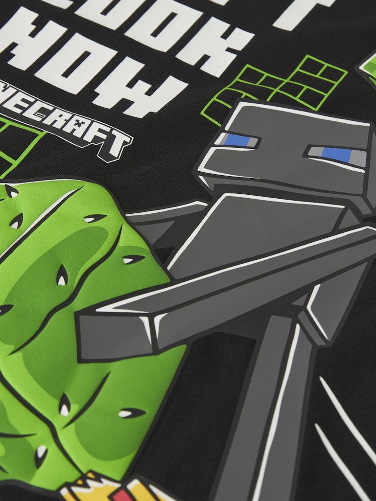 Svart t-shirt med mönster av Minecraft till pojke. Kortärmad tröja Minecraft till kille från Name it.
NKMJUKE MINECRAFT SS NREG TOP BOX BFU
13252199
