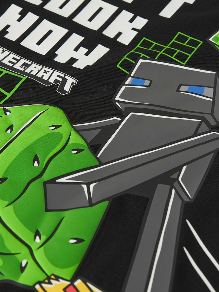 Svart t-shirt med mönster av Minecraft till pojke. Kortärmad tröja Minecraft till kille från Name it.
NKMJUKE MINECRAFT SS NREG TOP BOX BFU
13252199