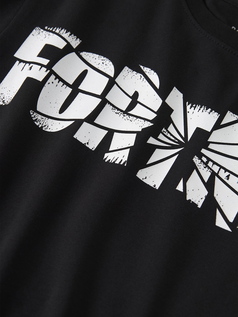 Svart Fortnite tröja till kille. Kortärmad t-shirt med Fortnit till pojke från Name it.
NKMJAMBA FORTNITE SS NREG TOP NOOS BFU
13252224
