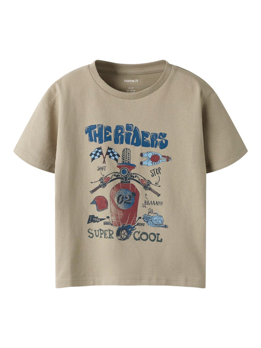 Grön kortärmad t-shirt till pojke med motorcykel och verktyg. Ekologiska barnkläder från Name it.
NMMBO SS NREG TOP BOX
13252537