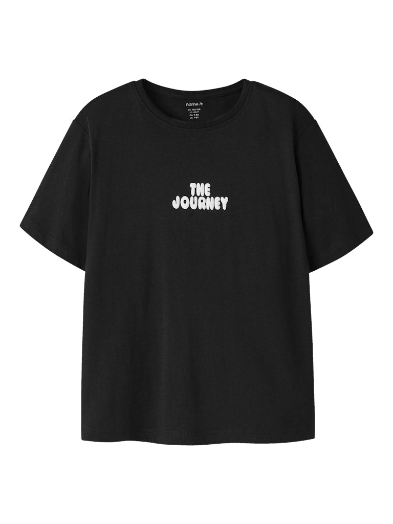 Svart kortärmad t-shirt till pojke. Snygg tröja med backprint till kille, ekologiska barnkläder från Name it.
NKMBERNA SS NREG TOP BOX
13252583