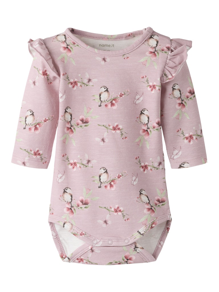 Söt rosa body med fåglar till bebis flicka. Ekologiska bebiskläder till nyfödd flicka från Name it.
NBFBETTY LS BODY
13252646