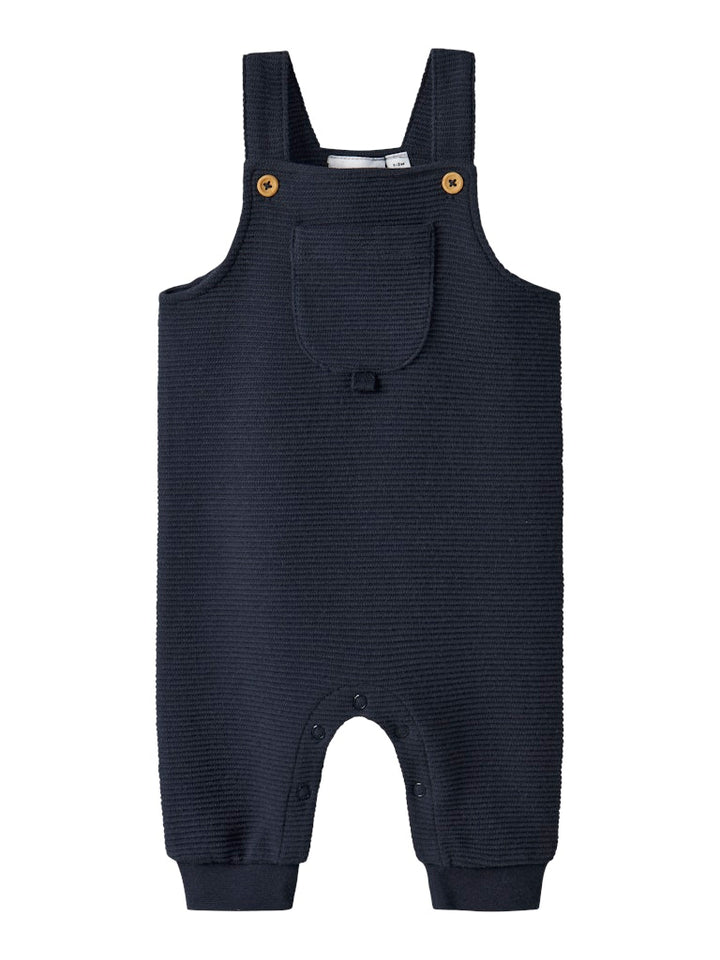 Mörk blå bebis byxa till baby pojke. Hängselbyxor till nyfödd pojke, tillverkad i ekologisk bomull från Name it.
NBMBALDRIAN OVERALL
13252708