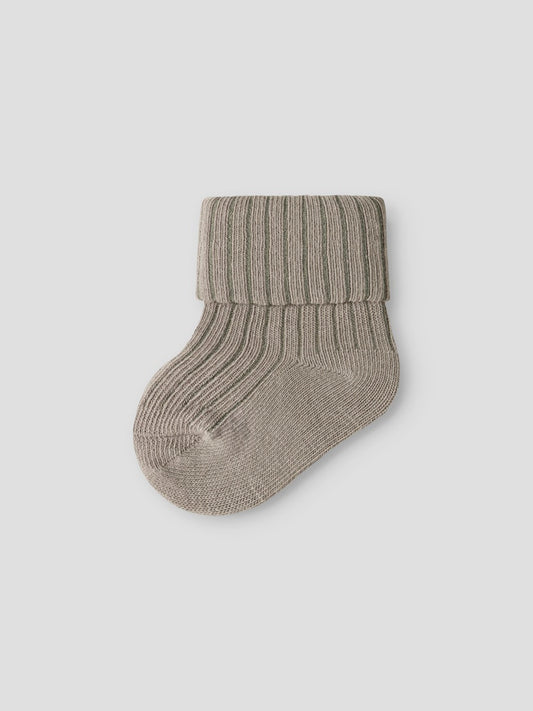 Beige baby strumpa till pojke. Bebis strumpor till nyfödd. Strumpor som sitter kvar.
NBMNOBBU SOCK
13207468