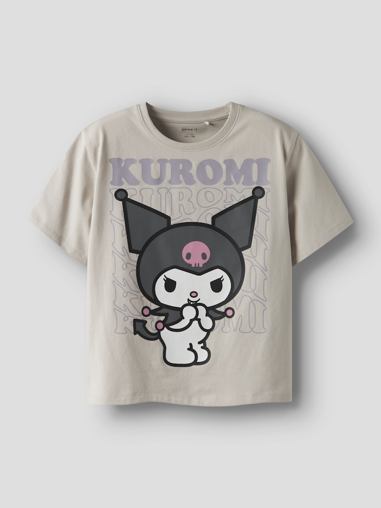 Grå Kuromi t-shirt till flicka. Tjej tröja med Hallo Kittys kompis Kuromi söt och cool topp från Name it.
NKFDYKRA KUROMI SS NREG TOP NOOS SKY
13252831
