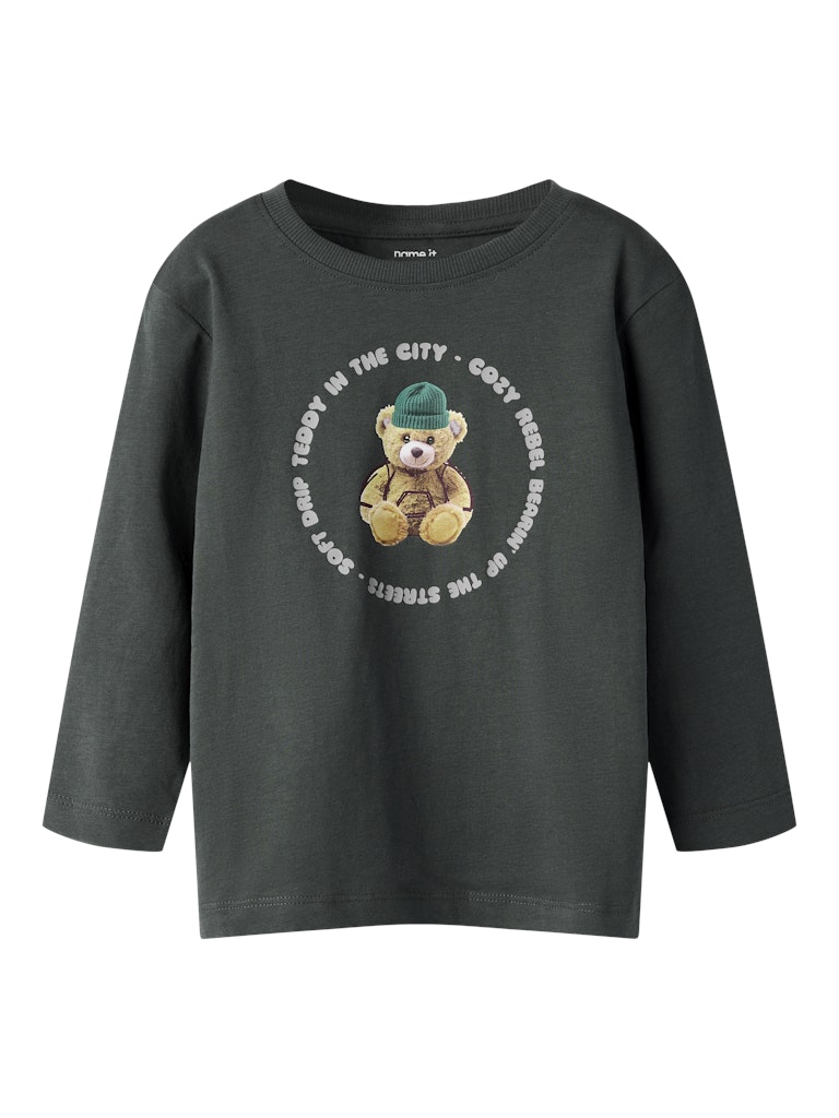 Grön långärmad t-shirt till pojke. Tunn tröja till liten kille med nalle som print. Cool tröja med lång ärm från Name it.
NMMVOTO LS NREG TOP
13238400