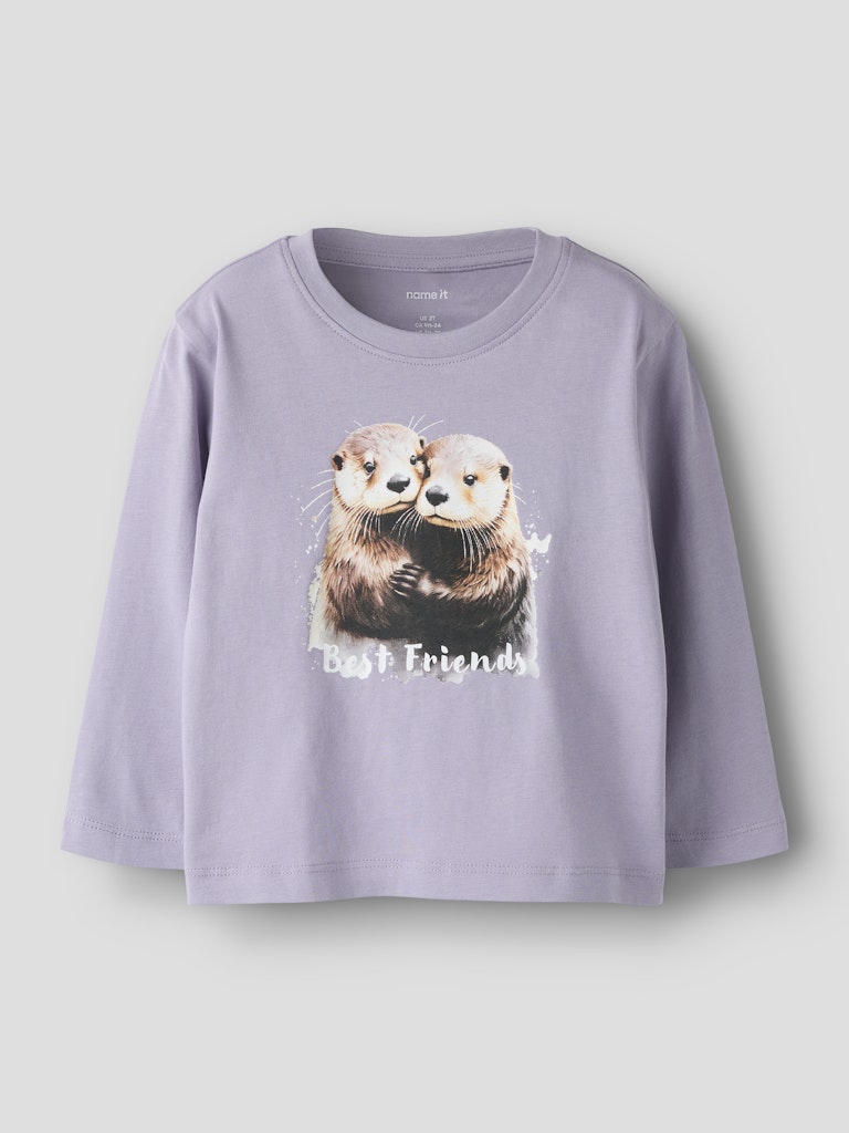 Lila långärmad t-shirt med Best friends kramande djur till flicka. Söt Lila tröja till flicka från Name it.
NMFVOTEA LS NREG TOP
13238407