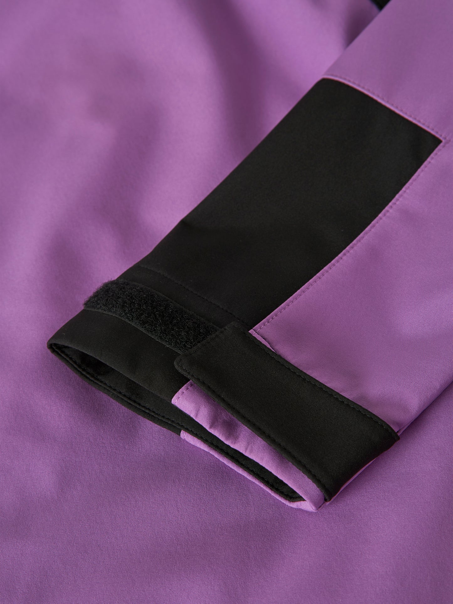 Lila softshell jacka till flicka. Snygg, sportig skal jacka som kan användas som regnjacka och vindjacka. Vårjacka till barn, flicka från Name it.
NKNALFALIGHT08 JACKET BLOCK FO
13236562