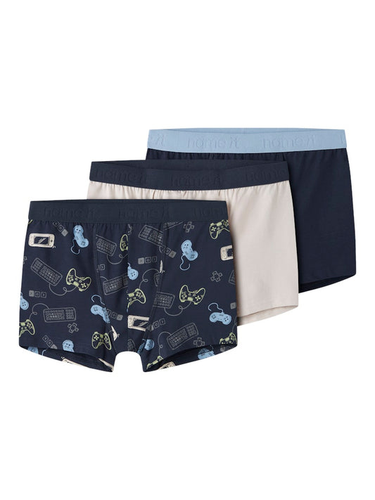 3 pack kalsonger till pojke. Boxershorts i ekologisk bomull till kille som giller gaming. Boxer i blått grått och mönstrade med spel konsoler.
NKMBOXER 3P NAVY GAMER NOOS
13250838