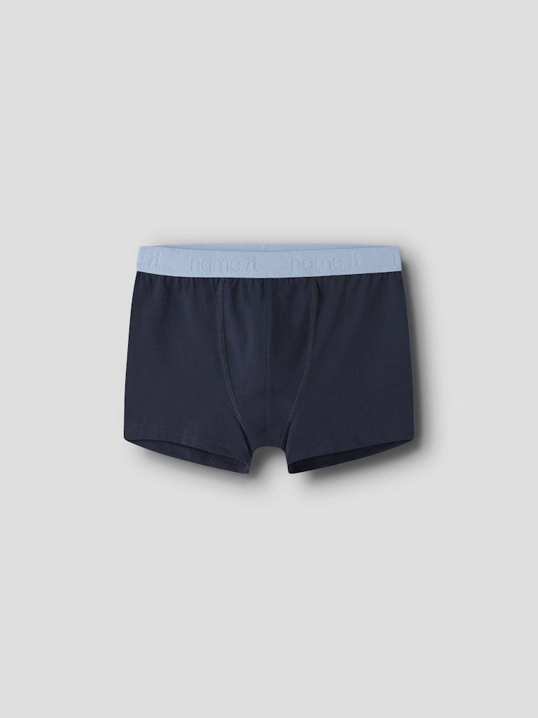 3 pack kalsonger till pojke. Boxershorts i ekologisk bomull till kille som giller gaming. Boxer i blått grått och mönstrade med spel konsoler.
NKMBOXER 3P NAVY GAMER NOOS
13250838