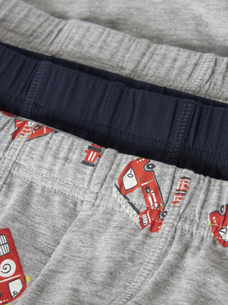Barn kalsonger med brandbilar. 3 pack boxershort till pojke, enfärgade och mönstrade i ekologisk bomull från Name it.
NMMTIGHTS 3P GREY FIRETRUCK NOOS
13252613