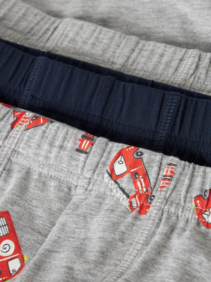 Barn kalsonger med brandbilar. 3 pack boxershort till pojke, enfärgade och mönstrade i ekologisk bomull från Name it.
NMMTIGHTS 3P GREY FIRETRUCK NOOS
13252613