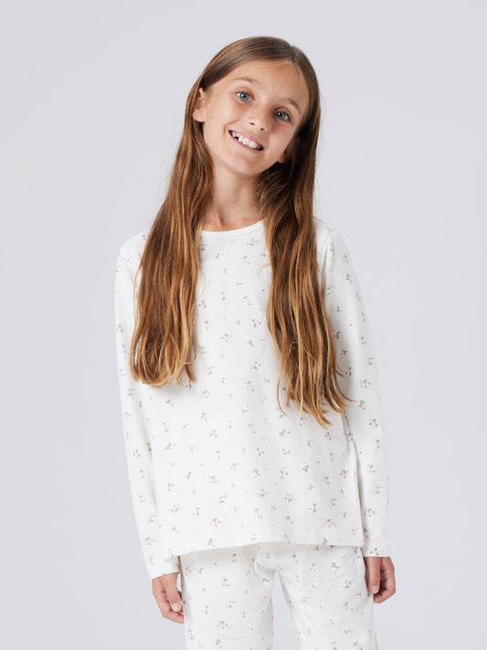 Vit blommig pyjamas till flicka. Barn pyjamas småblommig söt 2 delad i ekologisk bomull till tjej.
NKFNIGHTSET JET STREAM FLOWER NOOS
13250843