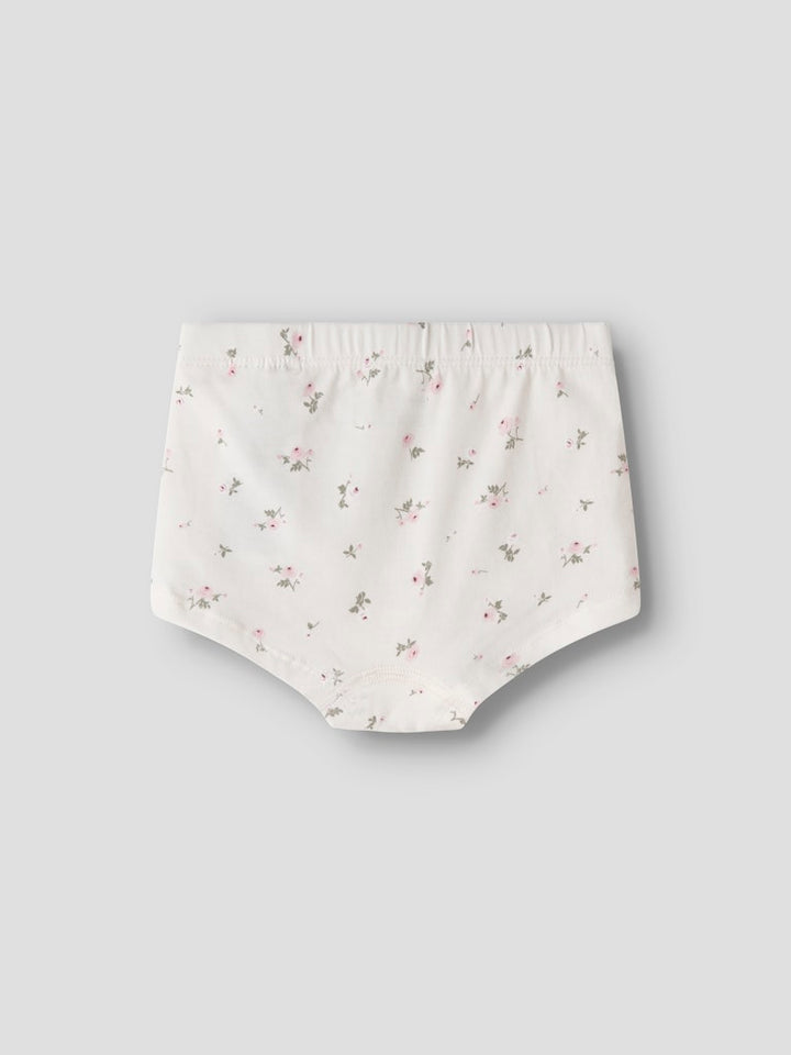 Söt, gullig 3 pack trosor till flicka. Rosa, vita och grå Tjej trosor i ekologisk bomull från Nameit.
NMFTIGHTS 3P JET STREAM FLOWER NOOS
13250845