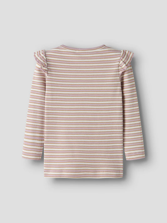 Rosa och vit randig tröja med guld glitter till liten flicka. Ekologiska barnkläder från Name it. Topp med volanger på axeln i ribbad kvalitet.
NMFTAIAS LS SLIM TOP
13251811