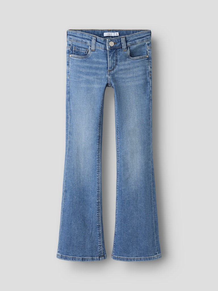Blå låg midja jeans med bakfickor med lock till tjej. Blå utsvängda flared jeans byxor till flicka, barn och ungdom.
NKFPOLLY LW BOOT JEANS 2340-FR T
13249878
