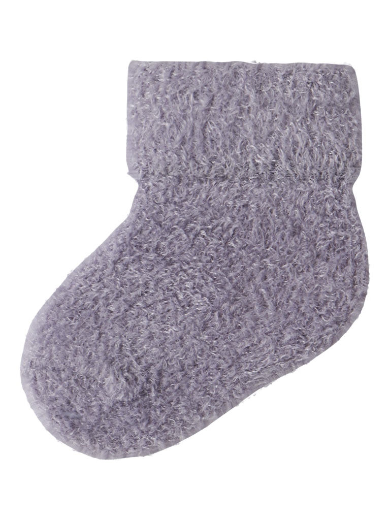 Mjuk, mysig lila baby strumpor till flicka. Bebis strumpa, neutral färg till nyfödd.
NBFOLLI TERRY FLUFFY SOCK
13207470