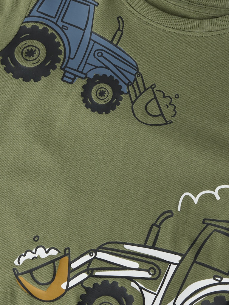 Långärmad grön t-shirt till pojke. Traktor tröja i ekologisk bomull till barn pojke från Name it.
NMMBERLAN LS NREG TOP
13259578