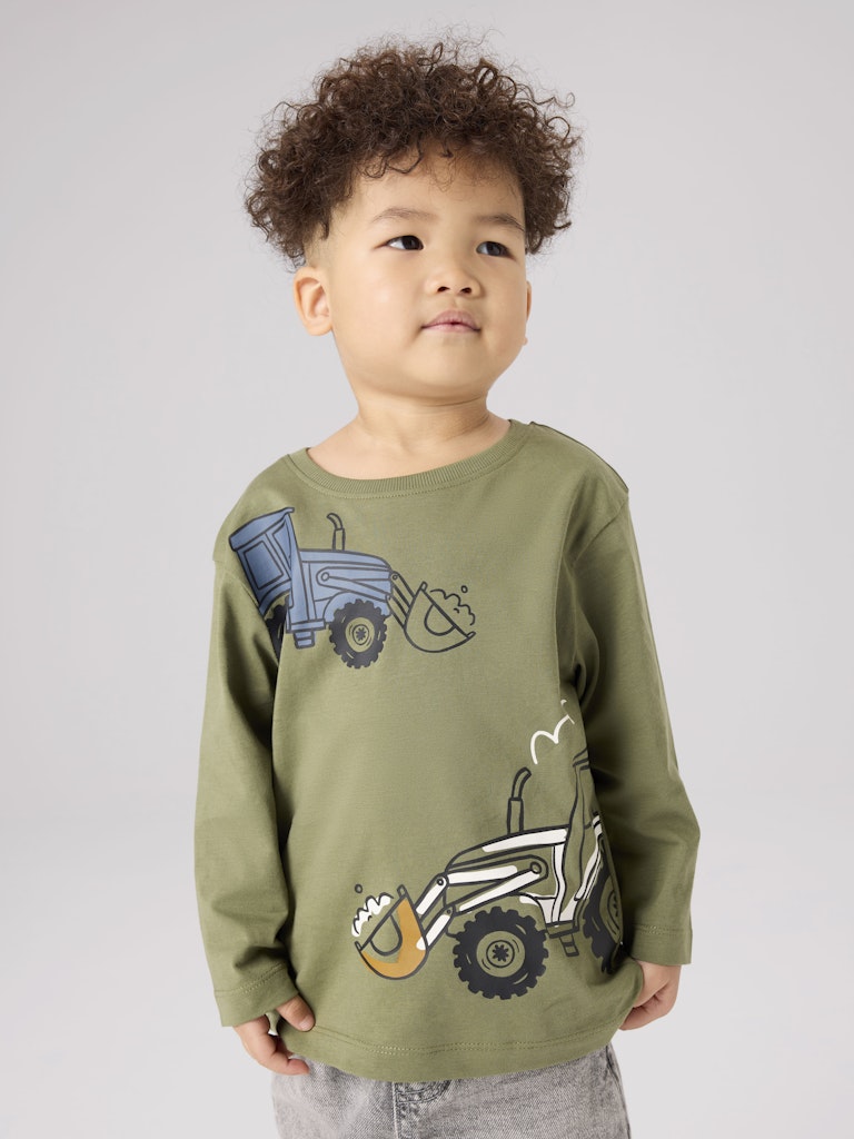 Långärmad grön t-shirt till pojke. Traktor tröja i ekologisk bomull till barn pojke från Name it.
NMMBERLAN LS NREG TOP
13259578