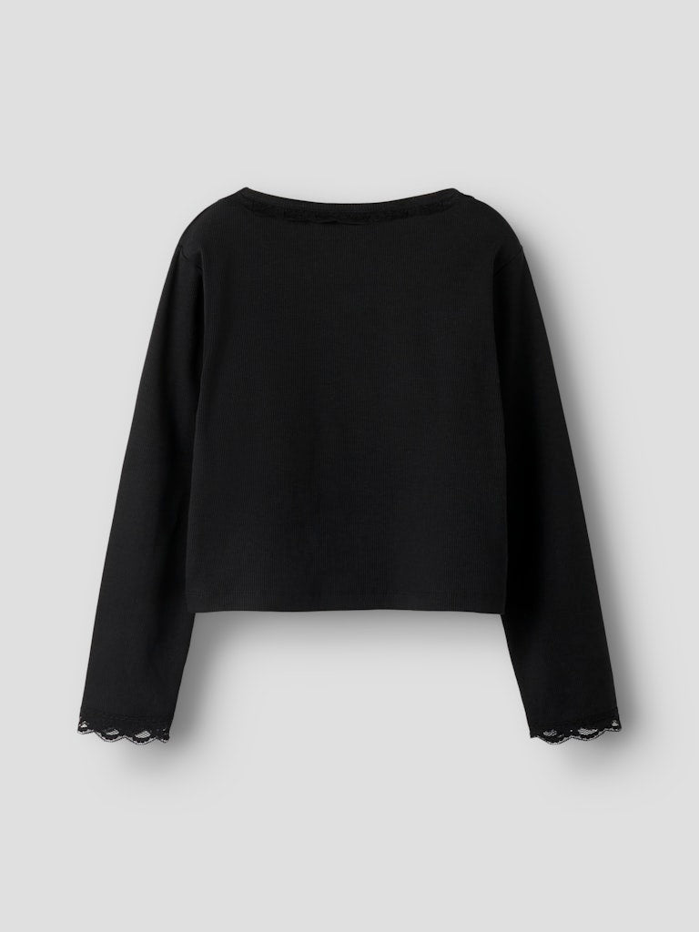 Svart ribbad tröja till flicka. Tjej topp med spetskant i ekologisk bomull från Name it.
NKFBELISA LS SLIM TOP XNOOS
13260517