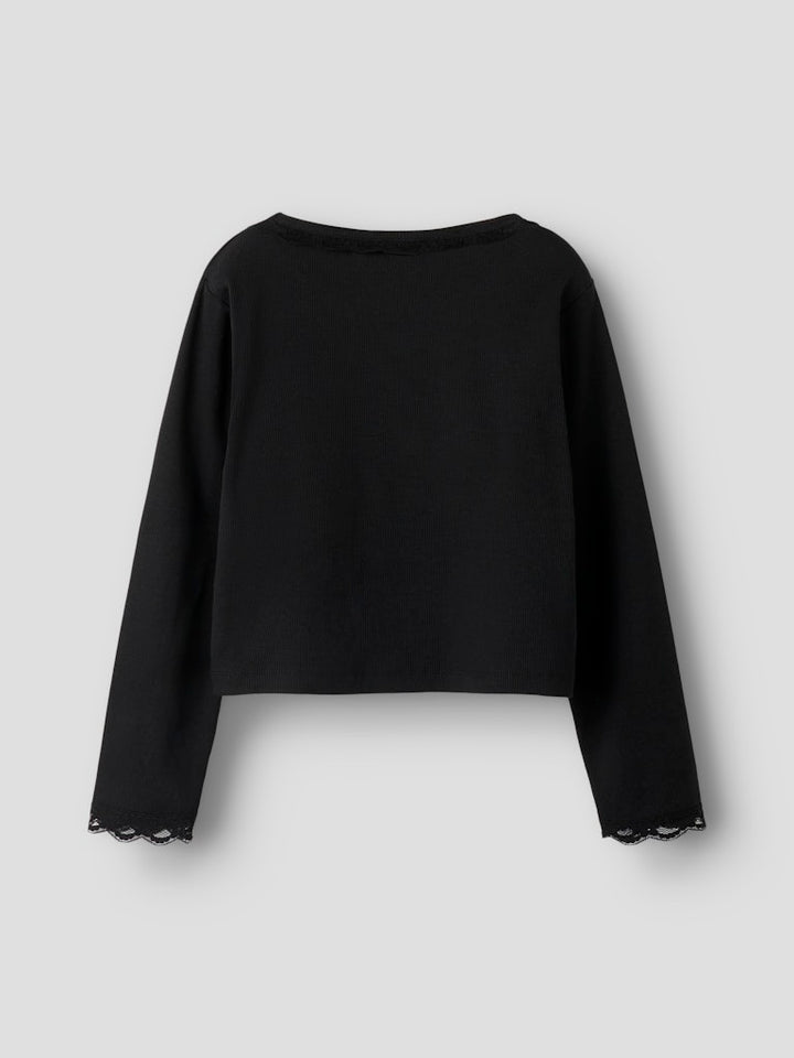 Svart ribbad tröja till flicka. Tjej topp med spetskant i ekologisk bomull från Name it.
NKFBELISA LS SLIM TOP XNOOS
13260517