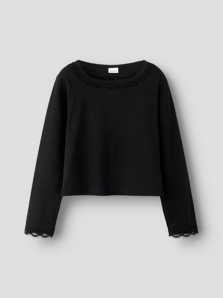 Svart ribbad tröja till flicka. Tjej topp med spetskant i ekologisk bomull från Name it.
NKFBELISA LS SLIM TOP XNOOS
13260517