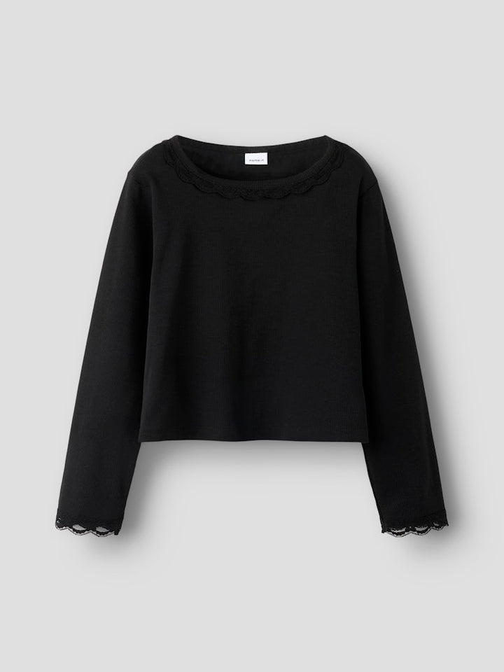 Svart ribbad tröja till flicka. Tjej topp med spetskant i ekologisk bomull från Name it.
NKFBELISA LS SLIM TOP XNOOS
13260517