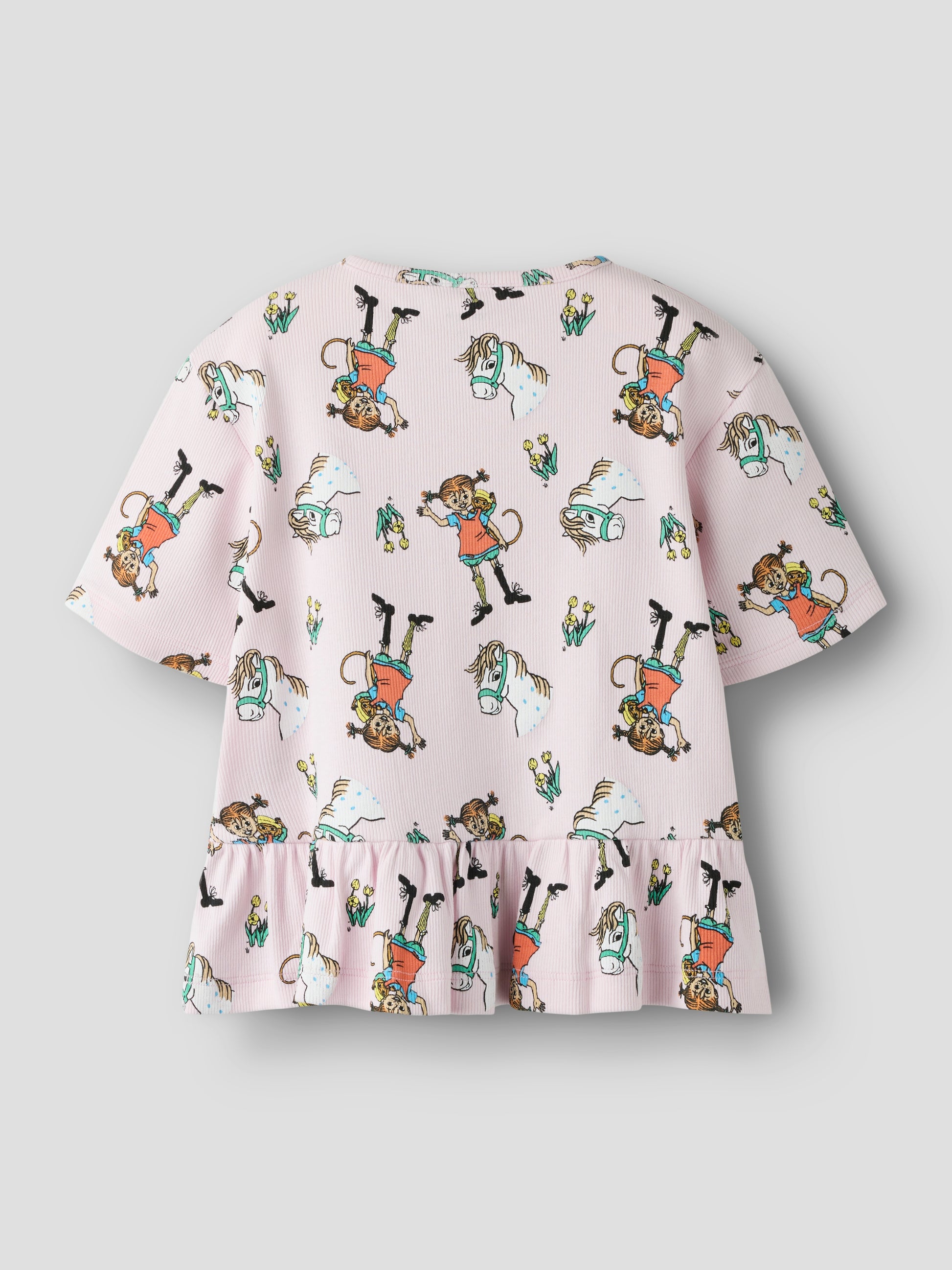 Ljus rosa kortärmad t-shirt till flicka med Pippi Långstrump. Pippi Longstocking topp till flicka. Ekologiska barn kläder från Name it till flicka med Pippi.
NMFMARA PIPPI SS NREG TOP SKY
13260714