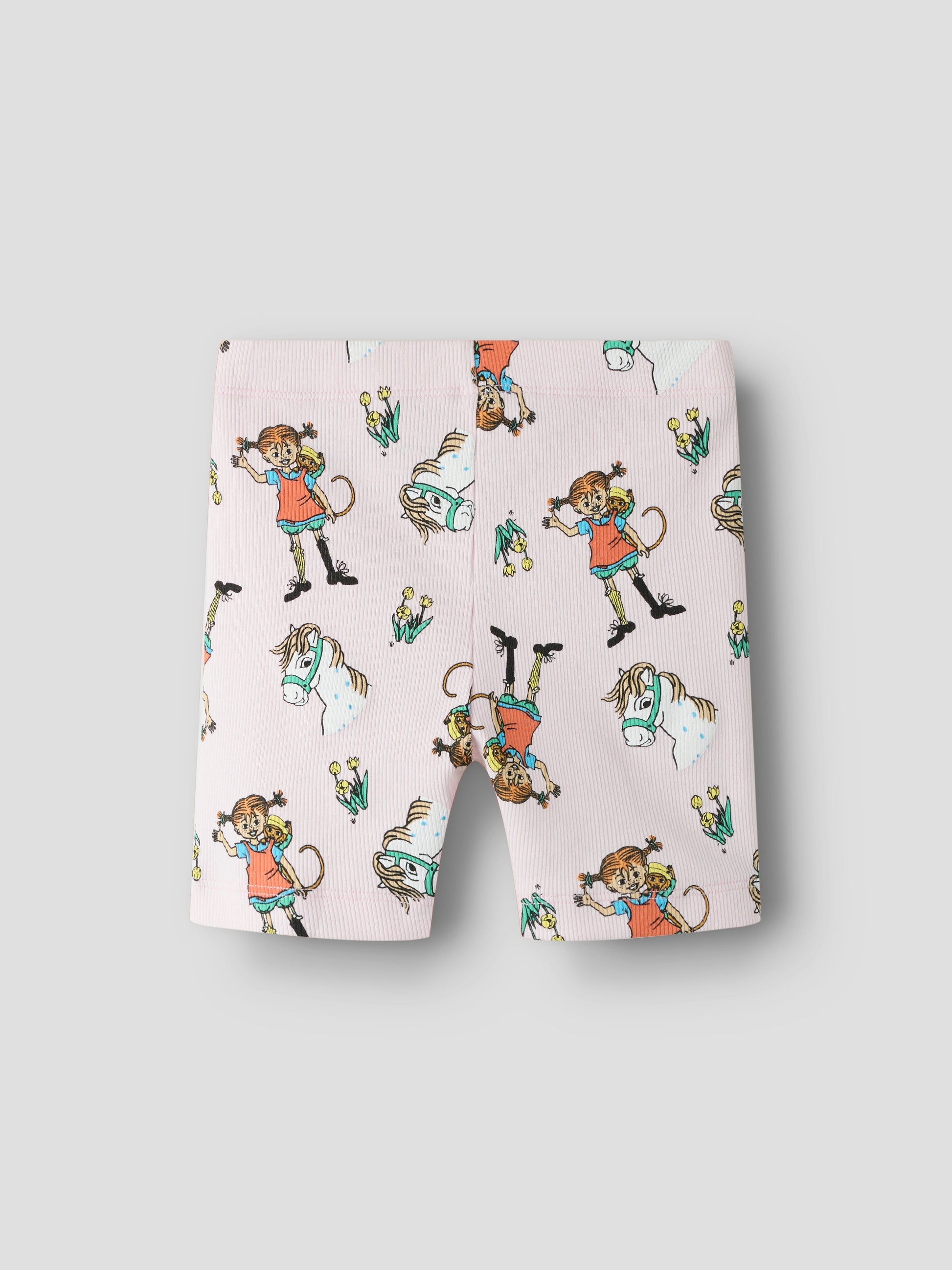Ljus rosa cykelbyxa med Pippi Långstrump och hästen Lilla Gubben. Ribbad shorts leggings i ekologisk bomull från Name it till flicka.
NMFMARA PIPPI SHORTS LEGGING SKY
13260715