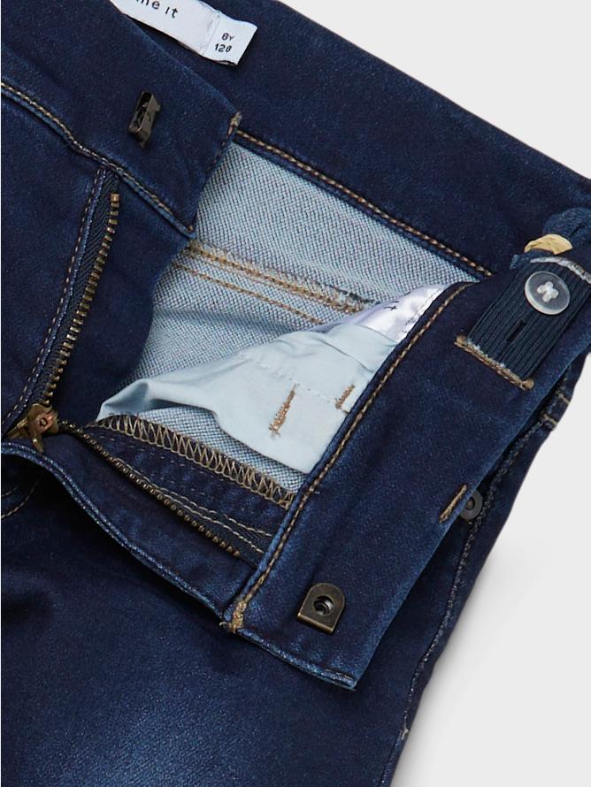 Mörk blå slim jeans till pojke. Smala jeans byxor med mycket stretch till kille.
NKMTHEO XSLIM SWE JEANS 3113-TH NOOS
13209038