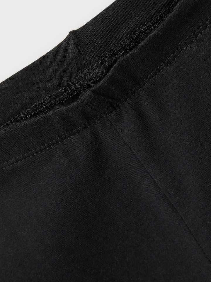 Svarta 2-pack cykelbyxor i bomull till flicka. Tjej biker shorts i kort cykelbyxa modell till barn och ungdom från Name it.
NKFVIVIAN 2P SOLID SHORT LEGGING NOOS

13191810